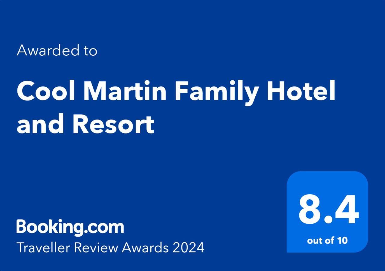 Cool Martin Family Hotel And Resort Bacoor Eksteriør bilde
