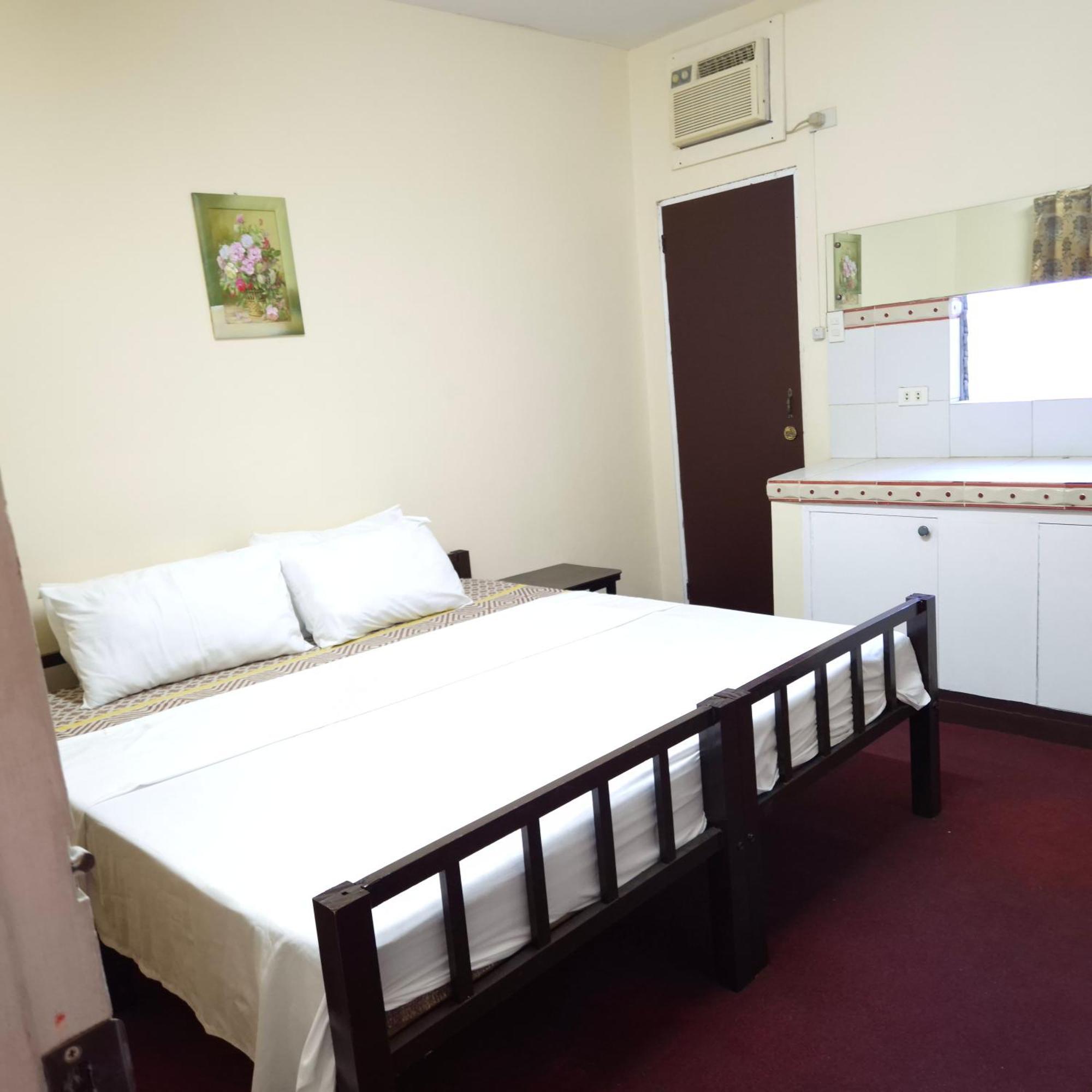 Cool Martin Family Hotel And Resort Bacoor Eksteriør bilde